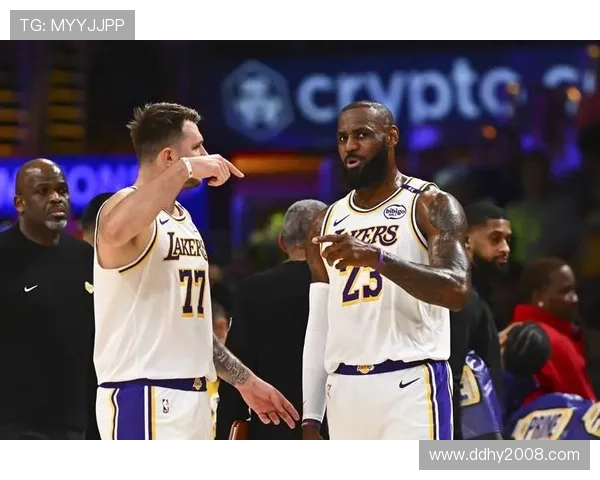 东契奇连续两场得分40+ 上一位做到的湖人球员是詹姆斯 东契奇连续两场得分40+ 上一位做到的湖人球员是詹姆斯